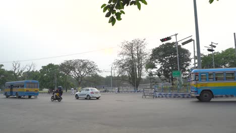 Vehicles-passing-through-Kolkata-roads