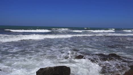 Adriatisches-Meer-Und-Wellen-Vom-Meer