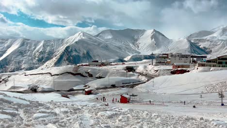 View-of-the-ski-slope-against-the-backdrop-of-mountain-peaks