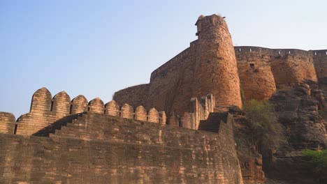 Enorme-Muro-Fronterizo-Del-Fuerte-De-Gwalior-En-Madhya-Pradesh,-India