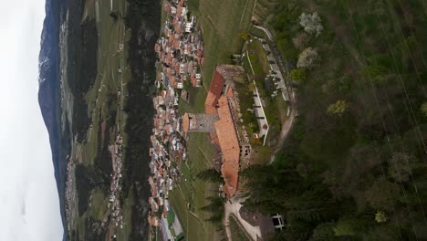 Castel-Valer-En-Trentino,-Italia