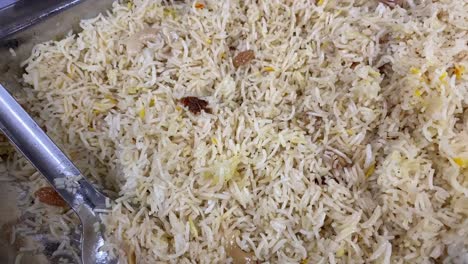 Kashmiri-modur-pulao-made-of-rice-cooked-with-sugar,-water-flavored-with-Saffron