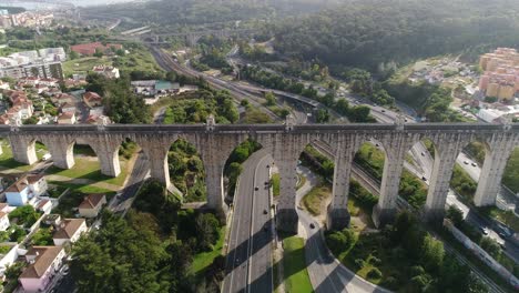 Flug-über-Das-Aquädukt-Das-Aguas-Livre---Lissabon,-Portugal