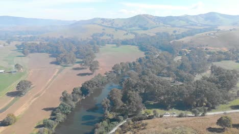 Aerial-shot-moving-forward-over-the-Goulburn-Valley-with-the-Goulburn-river-flowing-through-it