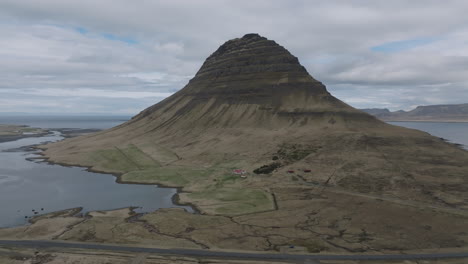 spectacular-Aerial-Footage-of-Kirkjufell:-Iceland's-Picturesque-Mountain-and-the-lake