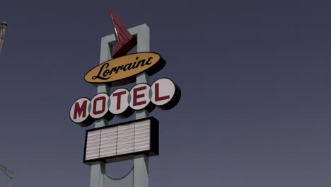 Lorraine-Motel-and-National-Civil-Rights-Museum-in-Memphis,-Tennessee-with-gimbal-video-stable-shot-of-sign