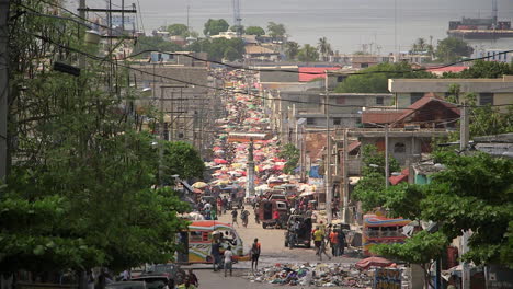 Markt-Von-Port-Of-Prince,-Weitwinkelaufnahme