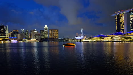 Wide-angle-view-at-Marina-Bay-Sands-Singapore