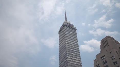 Upward-view-of-the-Latin-American-Tower,-a-skyscraper-in-the-center-of-Mexico-City