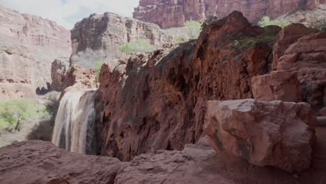 Arizona-Havasu-waterfall-and-red-rock-canyon-view