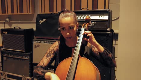 Duo-Playing-Cello-and-Upright-Base-at-the-Studio