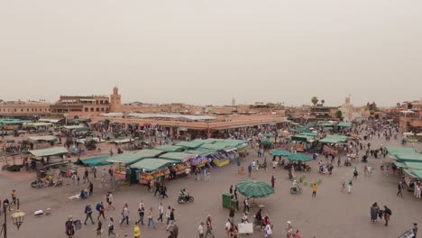 Weitwinkelaufnahme-Mit-Blick-Auf-Den-Markt-Djeema-El-Fna