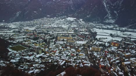 Drone-footage-of-Verres-town-and-Verres-Castle-in-Northern-Italy
