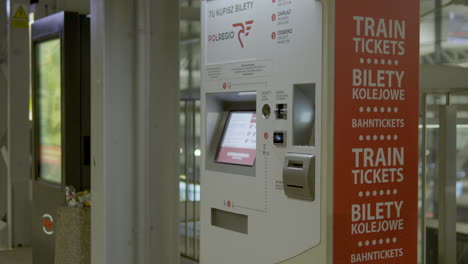 Ticket-machine-at-the-PKM-railway-station-at-Rębiechowo-Airport-in-Gdańsk