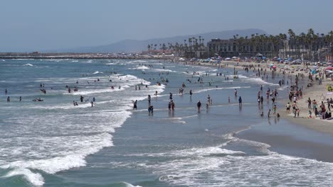 Summer-Beach-Crowd-In-Oceanside,-California;-4K