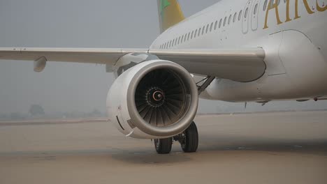 Engine-working-after-landing-of-Air-bus-A320