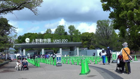 TOKYO,-JAPAN---APRIL-8,-2023:-Uneno-zoo-entrance-in-Ueno-park-during-springtime-in-April
