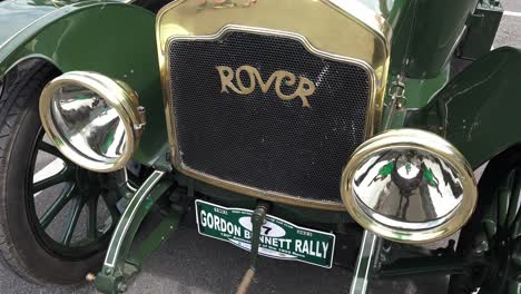 Vintage-Car-with-brass-radiator-and-big-headlights-at-The-Gordon-Bennett-Rally-IrelandCarlow