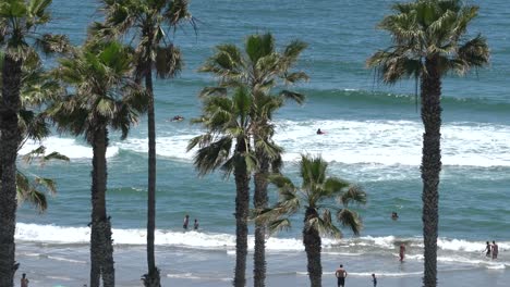 California-Beach-Vacation-In-Oceanside,-San-Diego