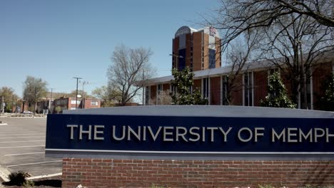 University-of-Memphis-sign-in-Memphis,-Tennessee-with-video-panning-left-to-right