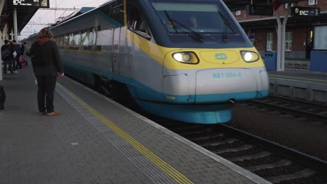 Fixed-Shot-Of-Train-Arriving-To-Railway-Station-In-Česká-Třebová,-Czech-republic