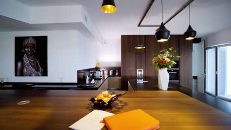 Luxurious-Contemporary-Cuisine-with-Black-and-Wood-Decoration
