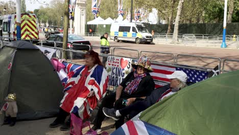 4-May-2023---Royalist-Super-Fans-Draped-In-Union-Jack-Flag-Queuing-Beside-The-Mall-For-The-Kings-Coronation-Ceremony