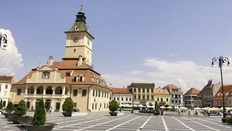 Plaza-De-La-Ciudad-Vieja,-Brasov-Rumania