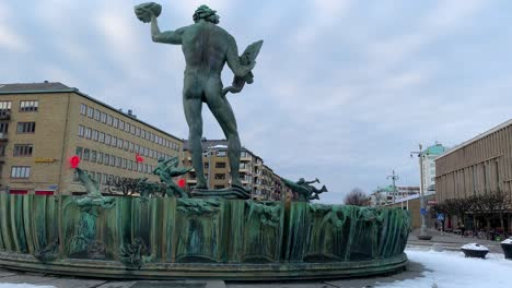 La-Estatua-De-Poseidón-En-Gotaplatsen-En-Gotemburgo.
