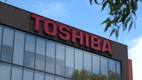 toshiba-office-sydney-signage-exterior-shot