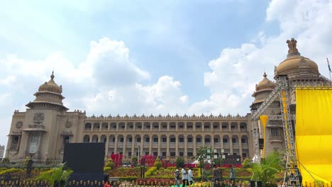 Una-Toma-Que-Captura-El-Majestuoso-Edificio-Vidhana-Soudha-En-Bangalore
