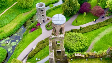 Eine-Enthüllung-Der-Wunderschönen-Farben-Der-Blarney-Castle-Gardens-In-Cork,-Irland