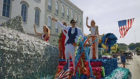 Fourth-of-July-Parade-Float-City-Pageant