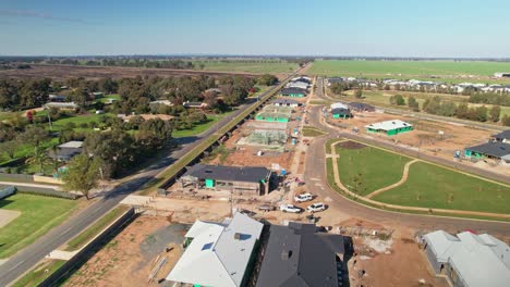 Yarrawonga,-Victoria,-Australia---14-May-2023:-Aerial-over-new-homes-under-construction-at-a-golf-course-estate-in-Yarrawonga-Victoria-Australia