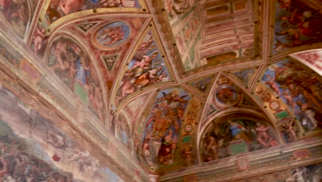 Vatikanische-Museen,-Räume-Des-Raffael:-Saal-Des-Konstantin