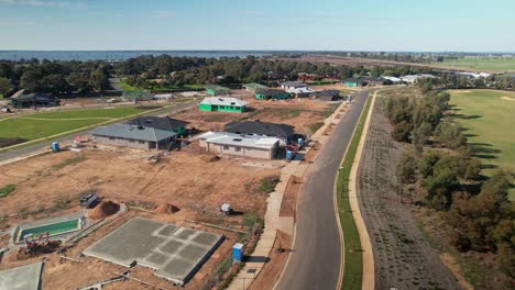 Yarrawonga,-Victoria,-Australia---14-May-2023:-Reveal-of-new-housing-estate-golf-course-and-Lake-Mulwala-in-the-background-in-Yarrawonga-Victoria