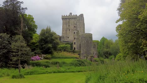 Blarney-Castle-Und-Gärten-Touristenattraktion-Cork-Irland-Das-Schloss-Stammt-Ursprünglich-Aus-Der-Zeit-Vor-1200
