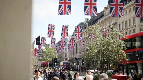 The-coronation-day-in-london-high-street