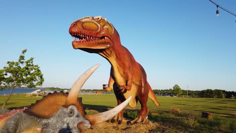 Dies-Ist-Ein-Video-Eines-Giganotosaurus-Bei-Der-Prähistorischen-Parkveranstaltung-Im-Meadowmere-Park-Am-Lake-Grapevine-In-Grapevien,-Texas
