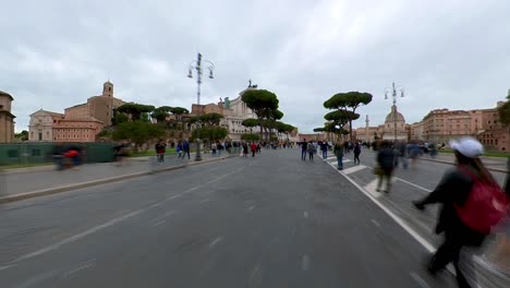 High-speed-walk-through-the-streets-of-Rome,-Italy