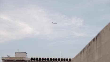 Gerade-Ist-Ein-Flugzeug-Vom-Flughafen-Phnom-Penh-Gestartet
