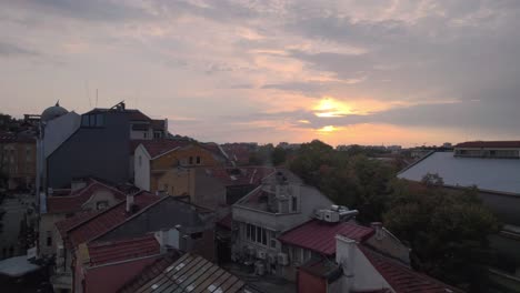 Altstadt-Von-Plovdiv,-Aufsteigender-Sonnenuntergang-Aus-Der-Luft