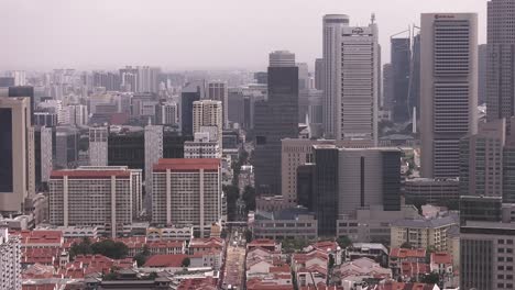 Amplia-Vista-Sobre-El-Paisaje-Urbanizado-Y-Los-Rascacielos-De-Singapur---Toma-Estática