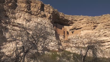 Vista-Del-Monumento-Nacional-Del-Castillo-De-Montezuma-En-Arizona