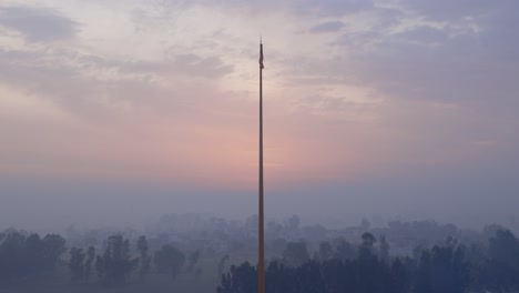 Sikh-Flagge-Nishan-Sahib-Punjab-Bulandpur-Indien