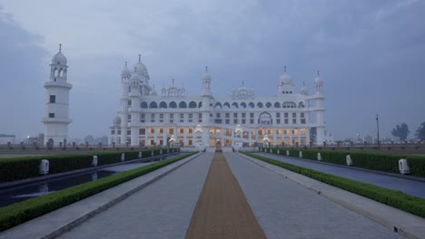 Gurdwara-Sikh-Tempel,-Punjab-Bulandpur,-Indien