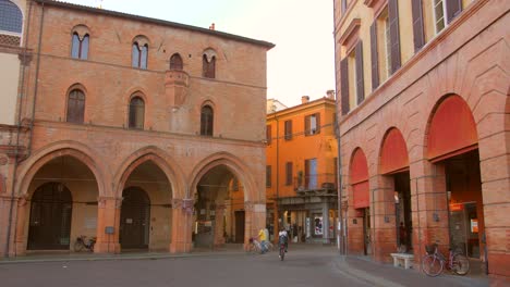 Medieval-Architecture-In-The-Main-Square-Of-Forli,-Italy---wide