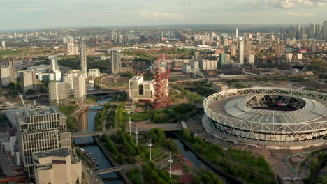 Aerial-shot-towards-Arcelormittal-orbit-slide-sculpture-Olympic-park-London