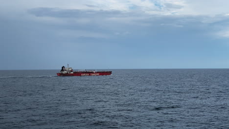An-oil-tanker-sailing-in-the-Gulf-of-Mexico
