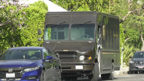 UPS-truck-arrives-to-deliver